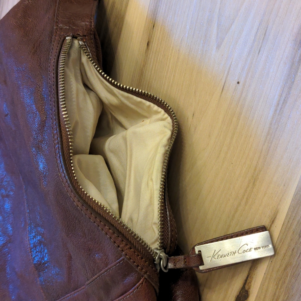 Gorgeous Slouchy Chocolate Leather Kenneth Cole Shoulder Bag - Picture 4 of 10